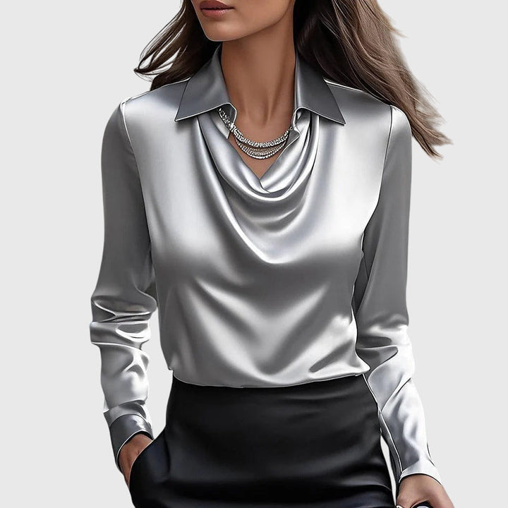 Sylvie | Blouse met luxe glans en plooihals