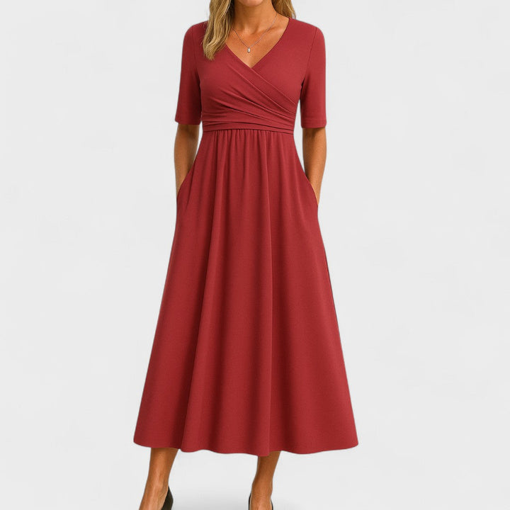 Odilia | Midi-jurk met flatterende taille en vloeiende lijn
