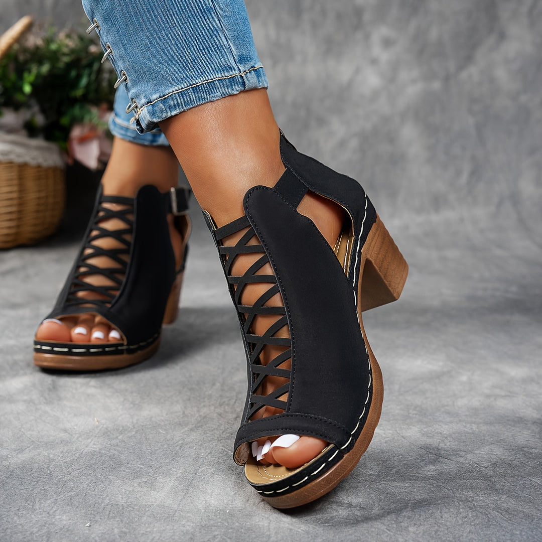 Isalie | Luchtige Blokhaksandalen met Cut-Out Design
