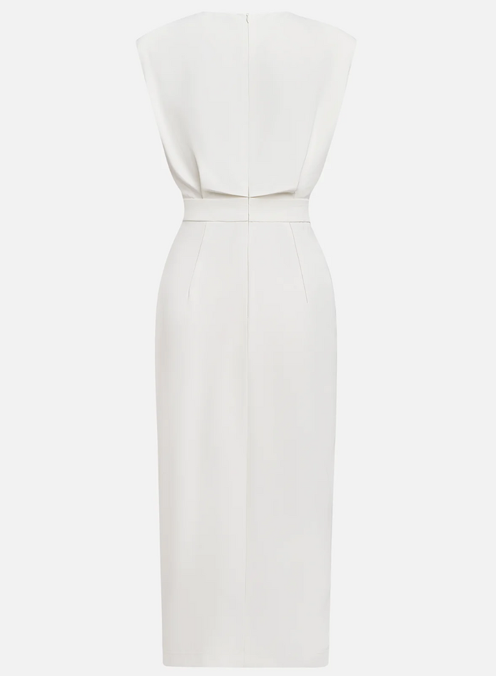 Sylvie | Ivoorkleurige powerdress met gouden details en tailleaccent